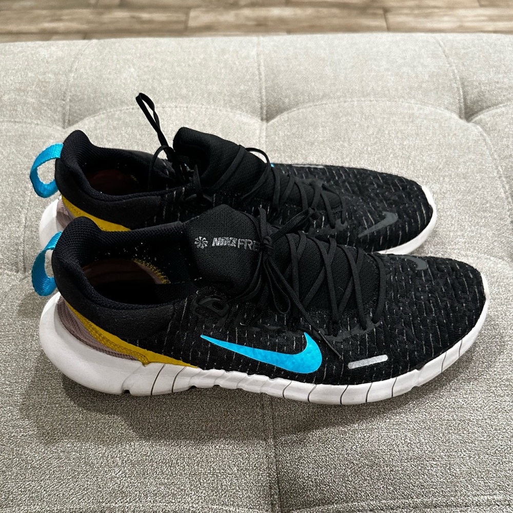 Nike Free Run 5.0 Dark Smoke Grey Vivid Sulfur Chlorine Blue size 10.5